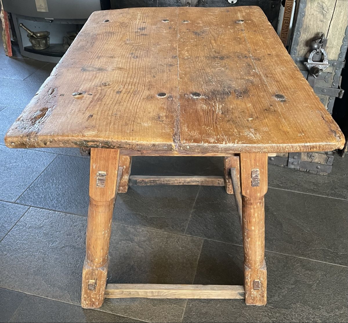 Tables: Antikes Kinder - Tischli – D'occasion à Rorschacherberg par farmer61 6