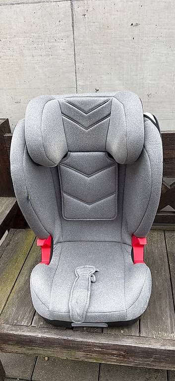 Seggiolini per auto: Kindersitz Axkid Bigkid 2 – Usato da Fehraltorf venduto da sel_p79b