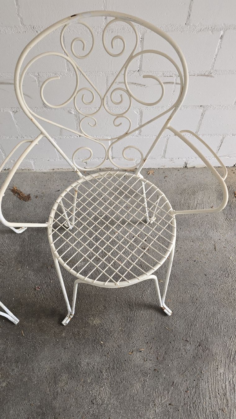 Chaises: 2 stabile Eisenstühle – D'occasion à Sursee par M_Z 1