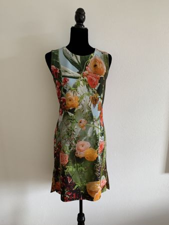 AKRIS: Herrlich bunt florales Kleid mit Volant-Details, 36