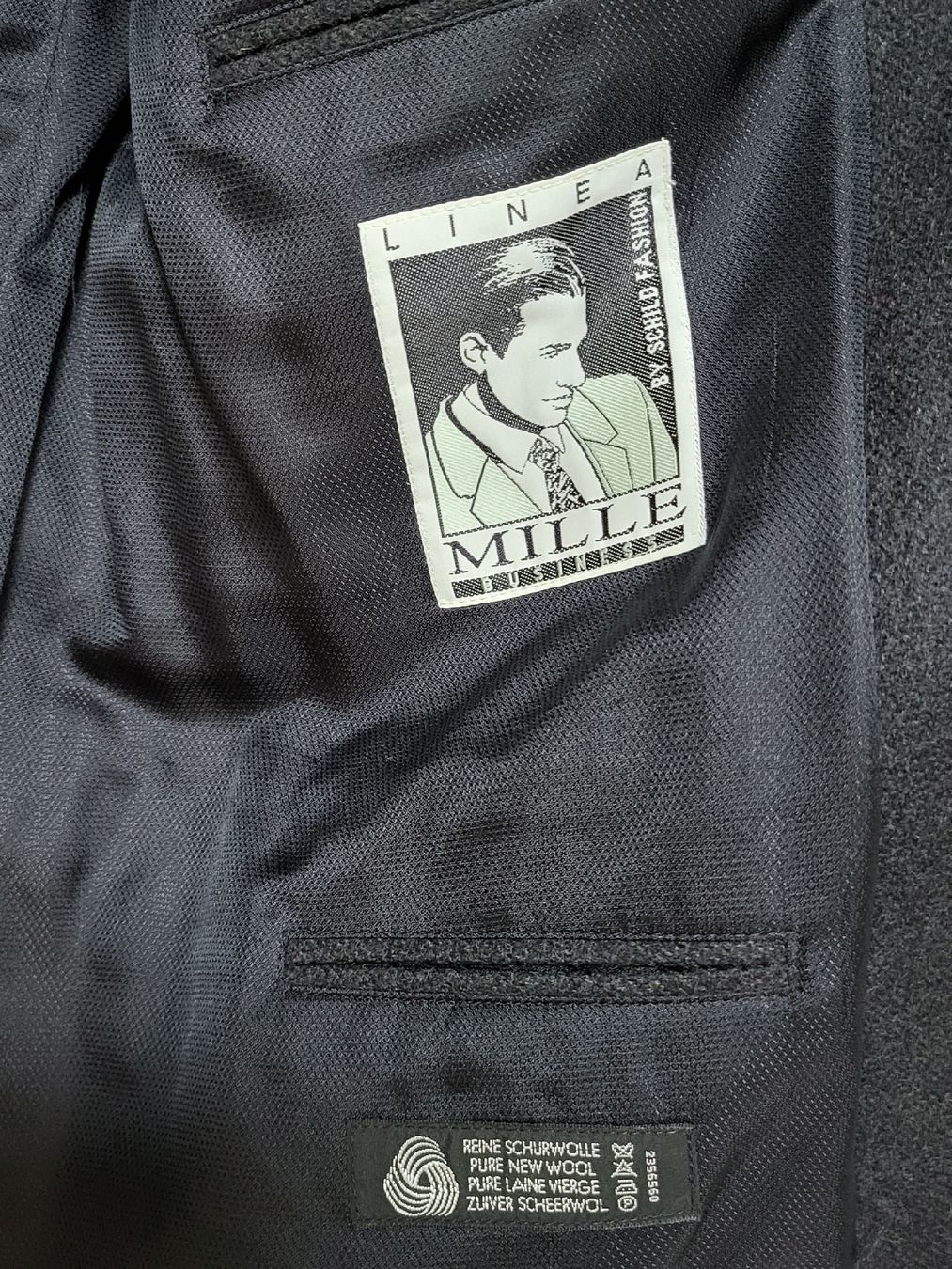 Costumes: Veston Sakkon Jopen – D'occasion à Horgen par 2CH70 4