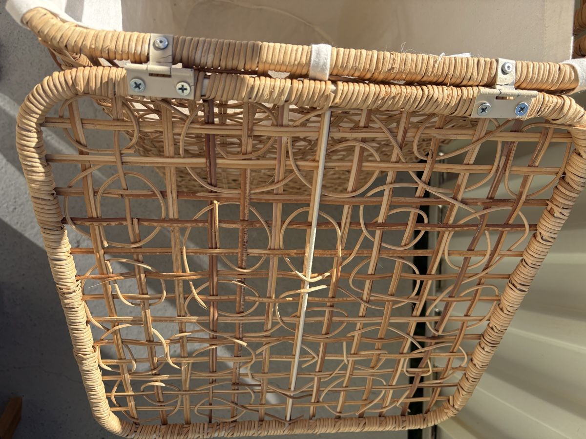 Pfister Cesti per biancheria: Wäschekorb aus Rattan  – Usato da Zürich venduto da AnaMK 2