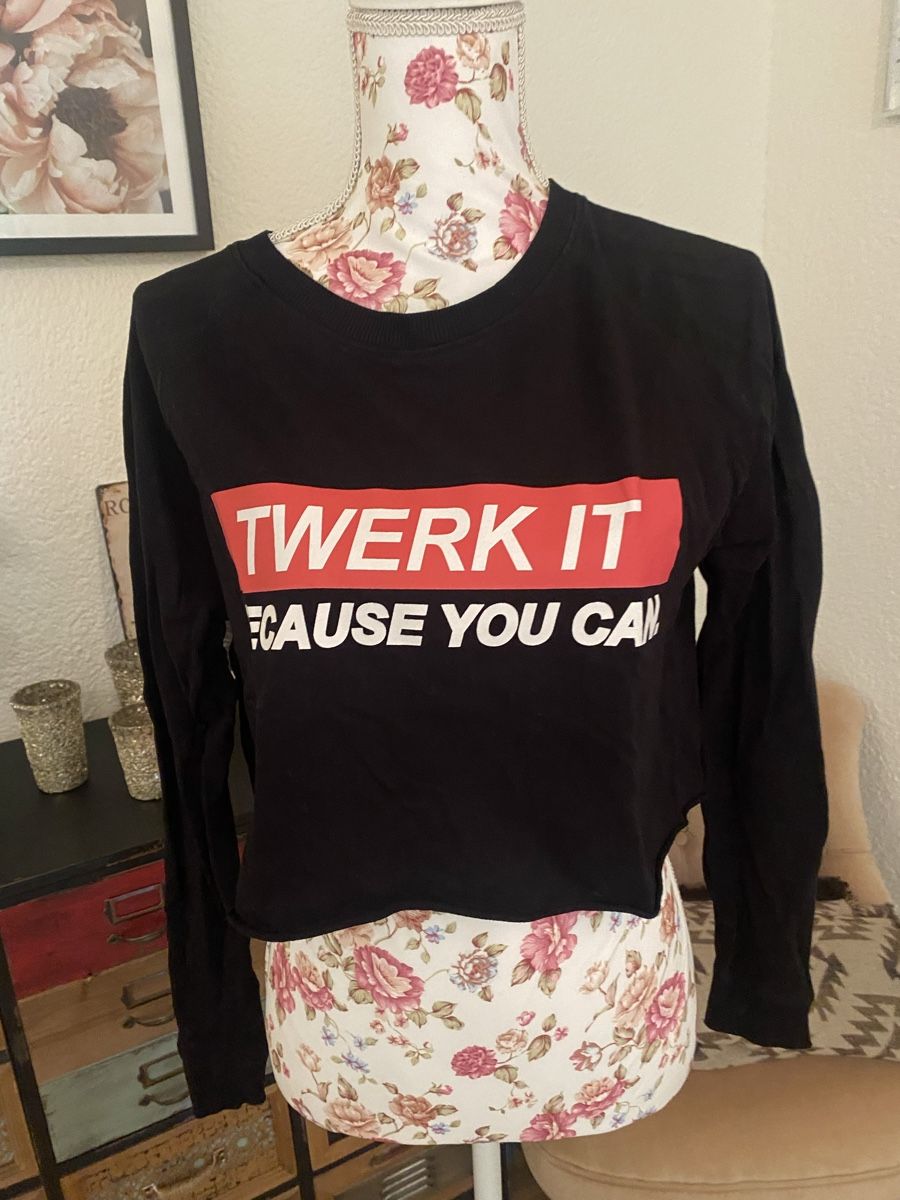 H&M Maglioni & Felpe: Pullover kurz H&M Gr S mit Druck – Usato da Schönenberg ZH venduto da Pfupfli1