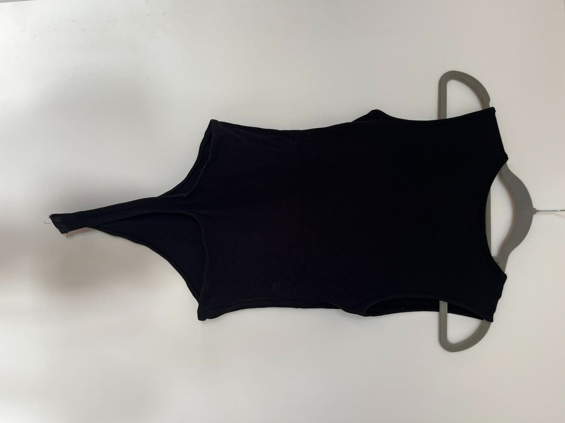Top: Schwarzer ärmelloser Body – Usato da Seuzach venduto da anina.k 1