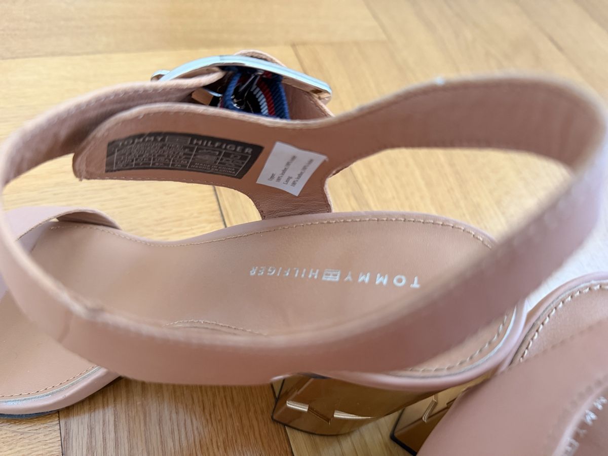 Tommy Hilfiger Scarpe da donna: Sandales Tommy Hilfiger T41 – Nuovo (secondo la descrizione) da Lausanne venduto da sanout 2