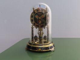 Schöne Hermle Uhr mit Drehpendel