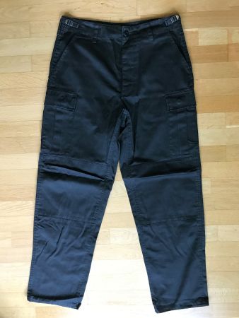Schwarze Cargo-Hose, gebraucht, Grösse M Regular (W34/L32)