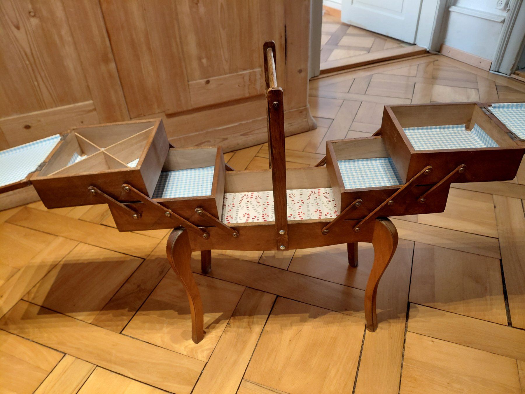 Autres pour bricolage & couture: Nähkistchen – D'occasion à Luzern par Hherger 1