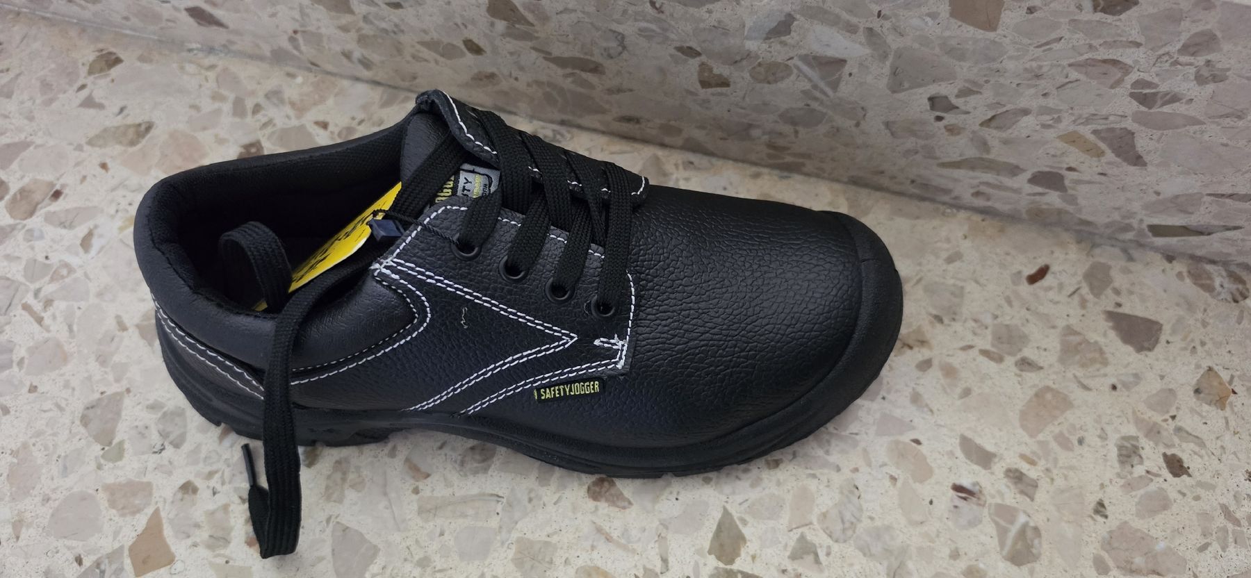 Herrenschuhe: Sicherheitsschuhe Grösse 40 – Neu und originalverpackt aus Othmarsingen von koe_7xtj