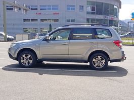 Zu verkaufen Subaru forester 2.0 Benzin frisch ab mfk