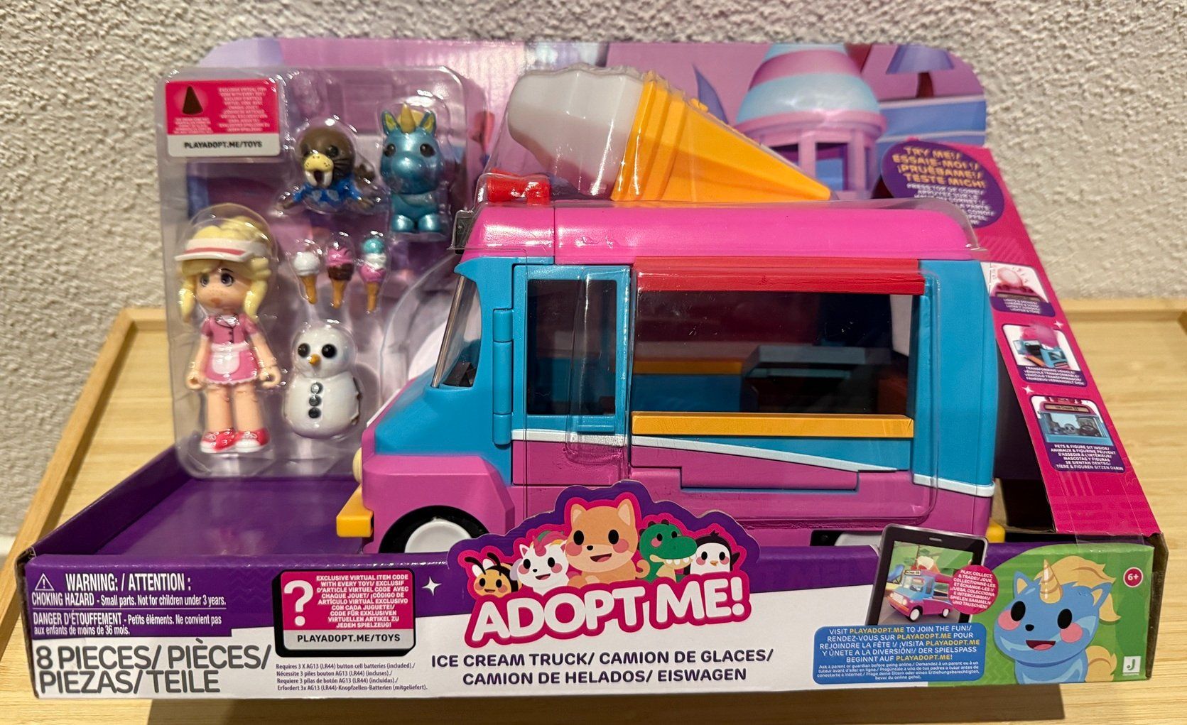 Giocattoli: Adopt Me - Ice Cream Truck – Nuovo (secondo la descrizione) da Luzern venduto da Dj_alexey