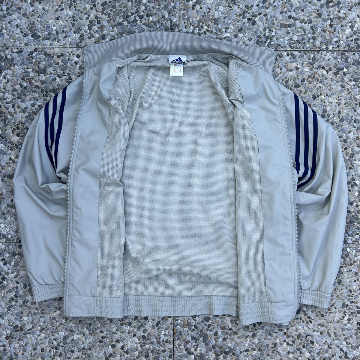 Adidas Giacche: Vintage Adidas beige track jacket  – Usato da brent venduto da fukusapes 3