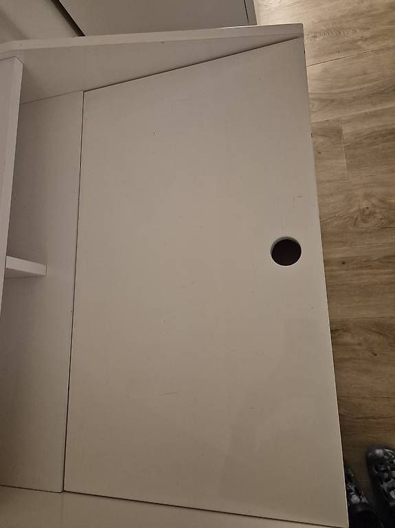 Tavoli da trucco: Schminktisch gratis abzugeben – Usato da Lupfig venduto da Alexa2712 4