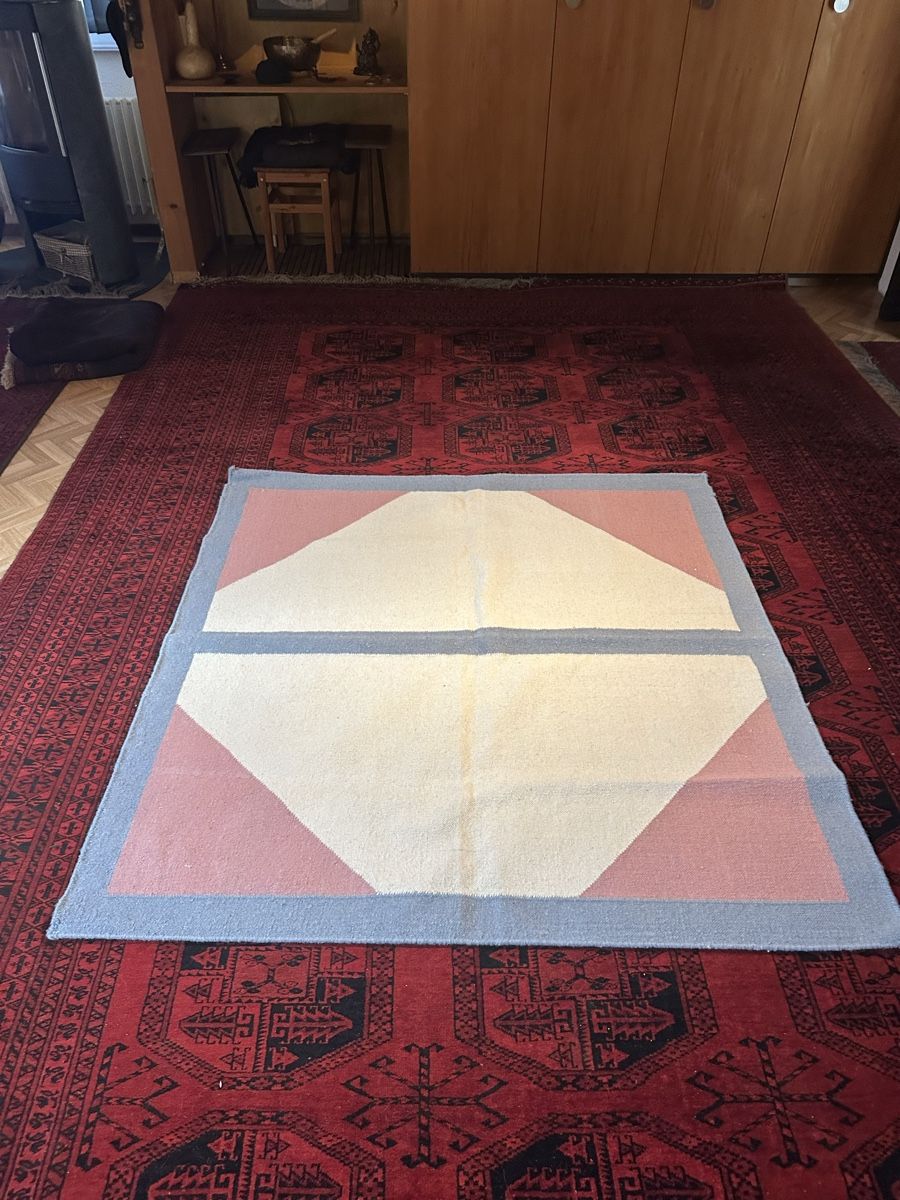 Teppiche: Moderner Designer-Flachgewebe-Teppich 150x145cm – Gebraucht aus Zäziwil von vey_xf6r 1