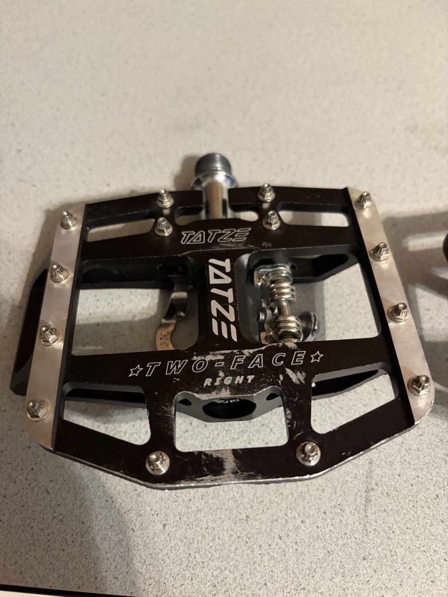 Pezzi di ricambio: Tatze Flat Pedals mit Klick Two Face – Usato da Ostermundigen venduto da Kavala4 4