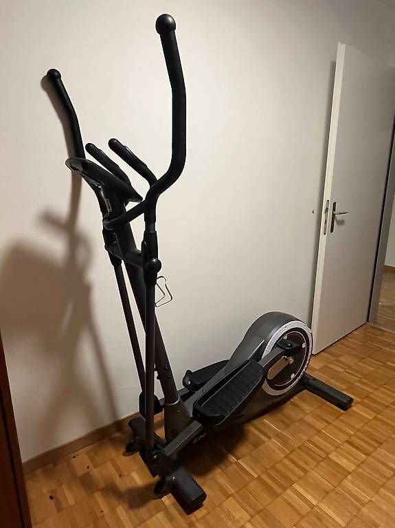 Hometrainer: Crosstrainer SportsTech  guter Zustand – Usato da Schwyz venduto da luz_888s 1