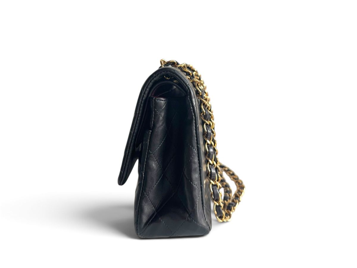 Chanel Taschen für Damen: CHANEL Lambskin Quilted Medium Double Flap Tasche – Gebraucht aus Kriens von hannaandkiko 2