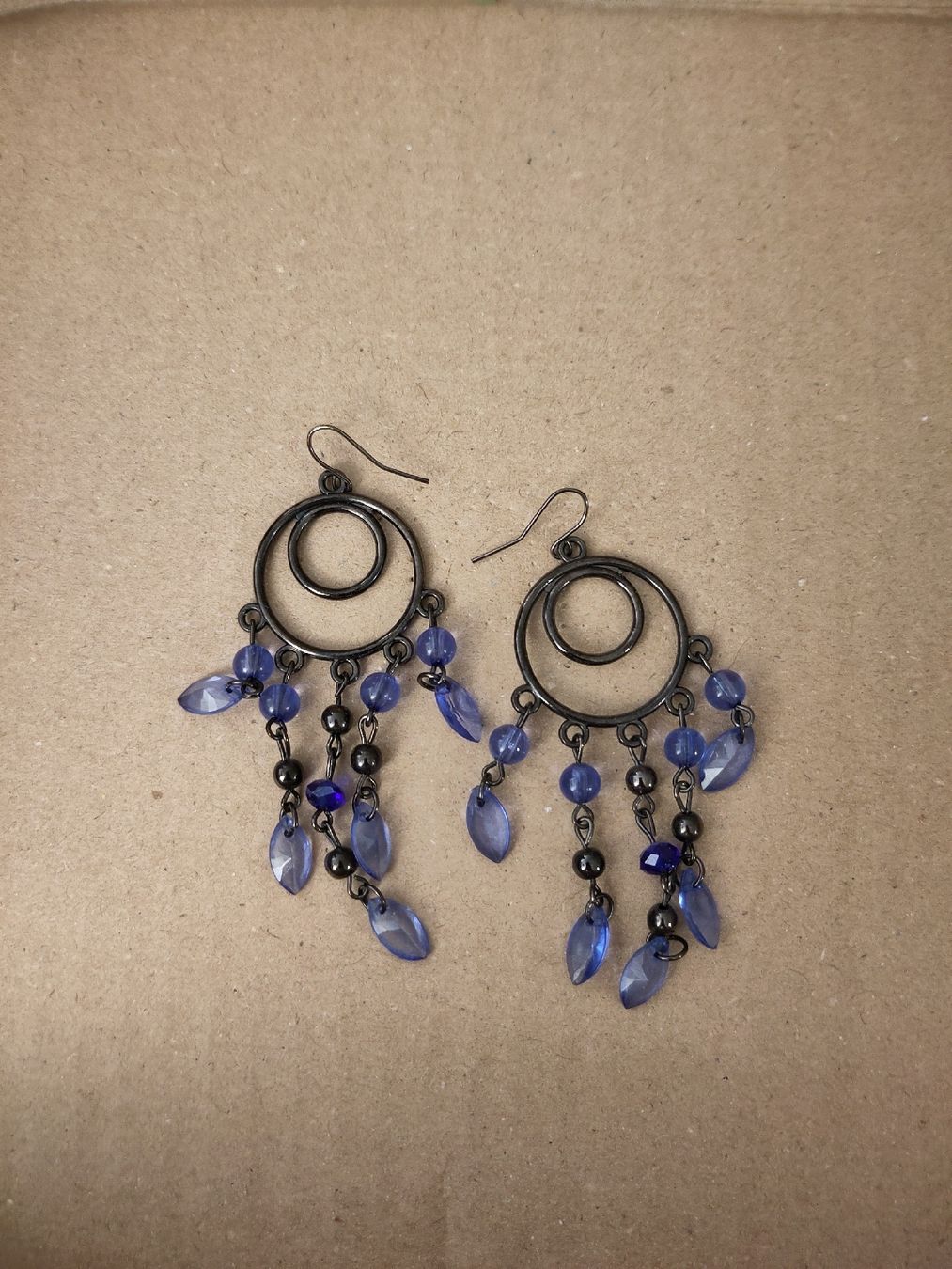 Orecchini pendenti & Orecchini a lobo: Schmuck Ohrringe mit blauen Tröpfchen – Nuovo (secondo la descrizione) da Zürich venduto da njerryrocky