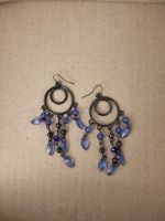 Schmuck Ohrringe mit blauen Tröpfchen