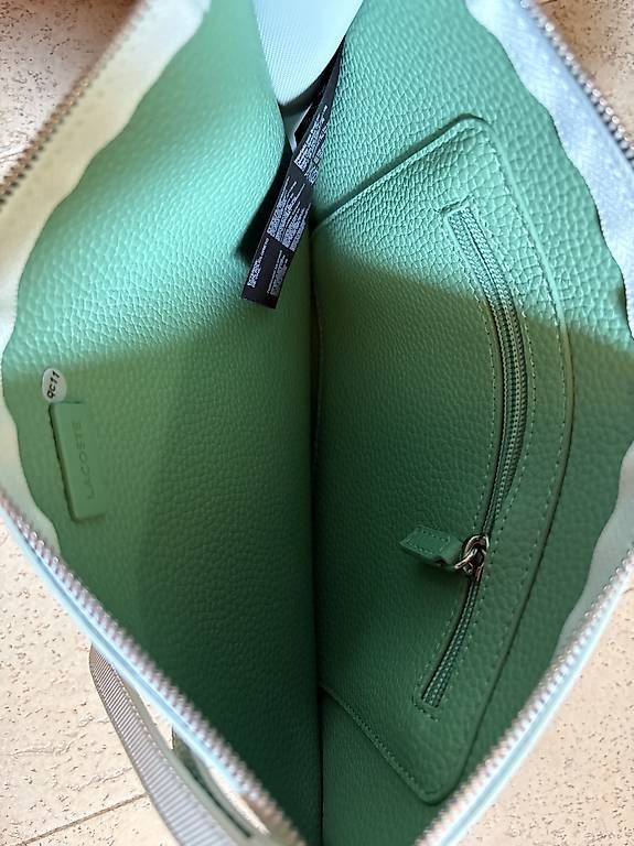 Taschen für Damen: Lacoste Clutch NEU – Gebraucht aus Brugg AG von nuv_srm8 2