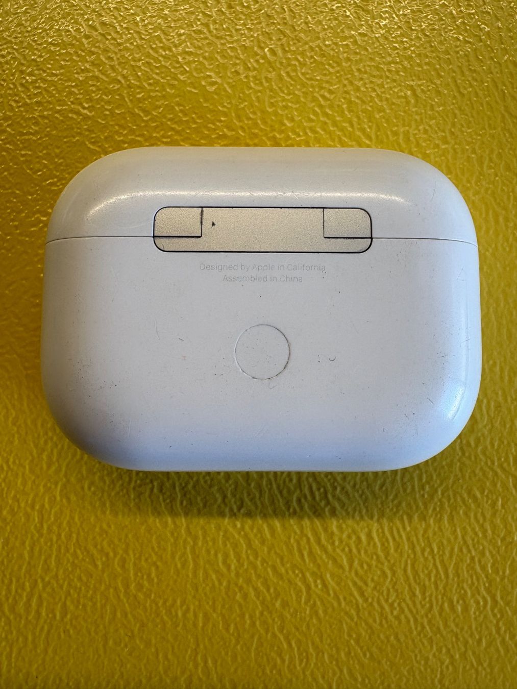 Apple Cuffie: Apple AirPods Pro 2 charging case (A2700). – Usato da Lausanne venduto da Zorrus77 2