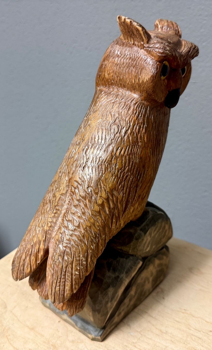 Statuette: Grosse Figur Brienzer Schnitzerei (?) Holz EULE 26 cm – Usato da Rothrist venduto da Luckywinner 2