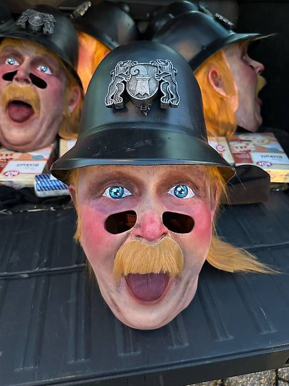 Masques: Fasnachts larve – D'occasion à OBERWIL BL par tahir01