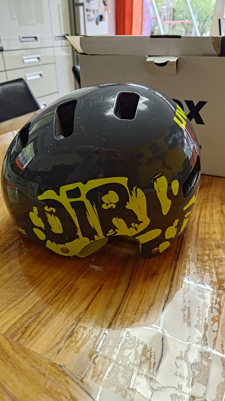 Uvex Caschi: velohelm uvex 51/55 – Usato da Poschiavo venduto da Linuzzo80