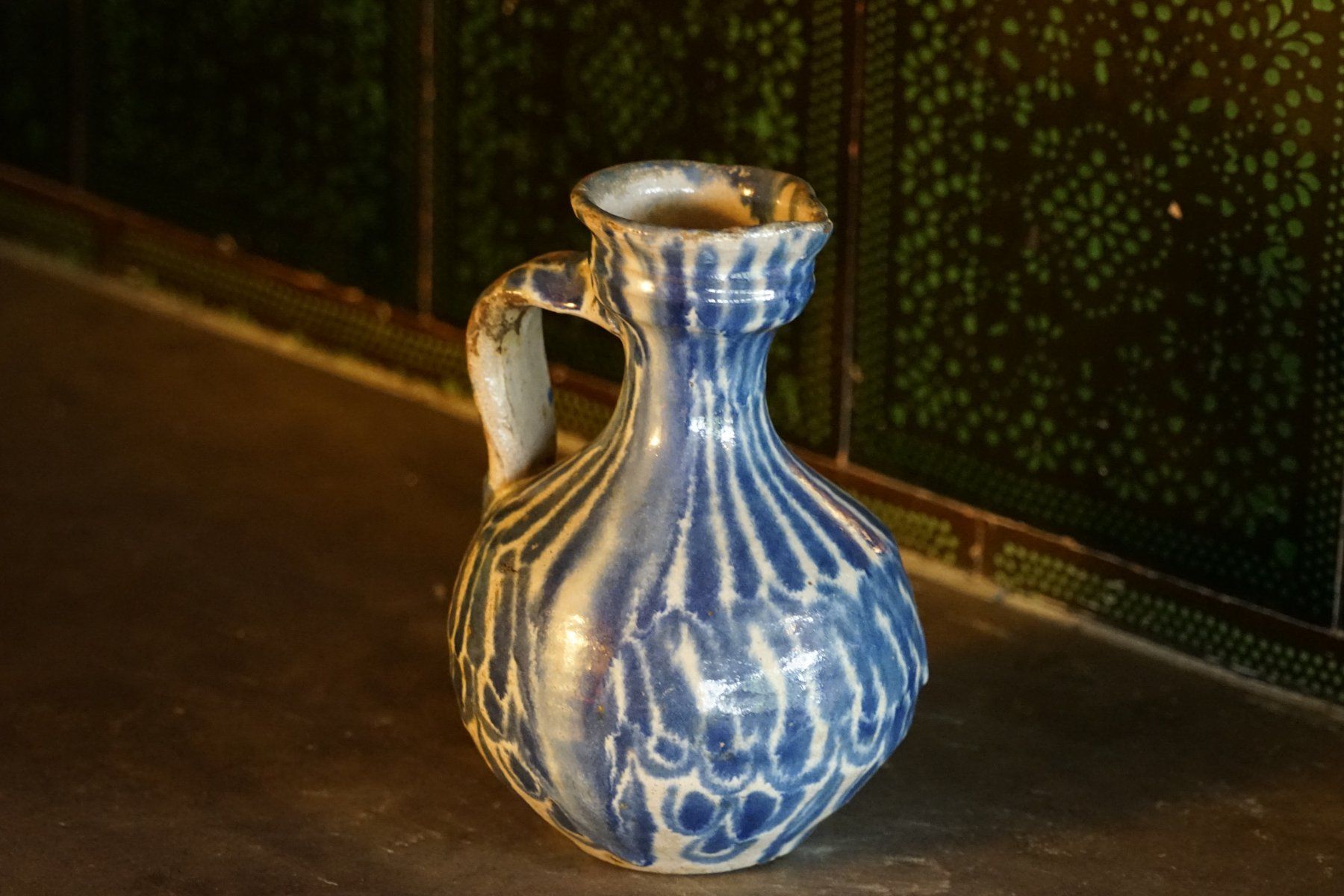 Caraffe: Krug  Ewer 13. bis 16. Jahrhundert persisch oder andalusisch – Usato da Hinwil venduto da Antikfischer