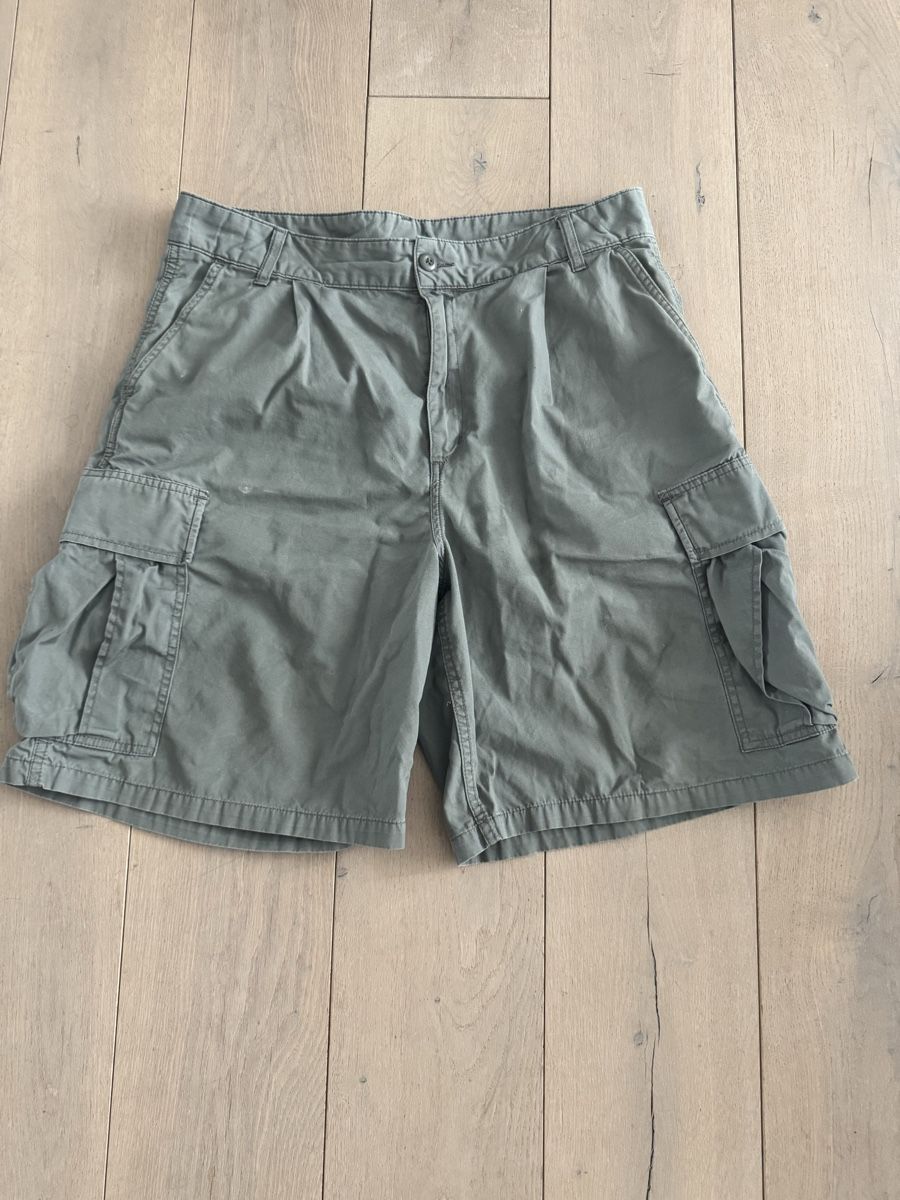 Carhartt Pantaloni: Carhartt Cargo shorts – Usato da Jona venduto da Leo_mz8f 1
