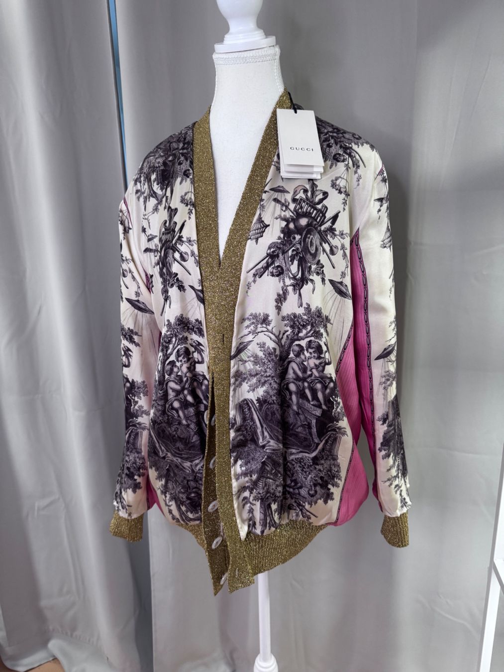 Gucci Giacche: Gucci Cardigan neu mit Etikett – Nuovo e nell'imballaggio originale da St. Moritz venduto da Capricorn88 1