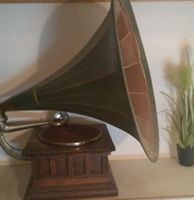 Antikes Trichtergrammophon mit Seriennummer Original um 1910