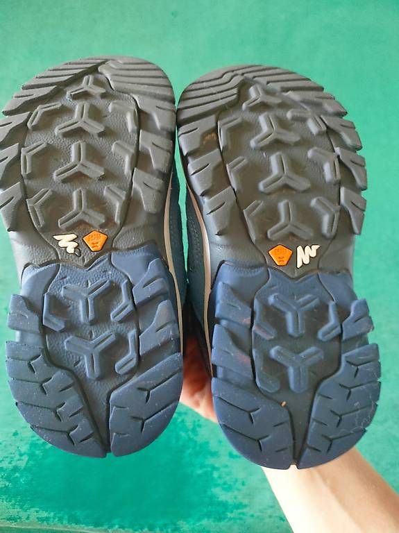 Scarpe per ragazze: Chaussures de randonnée pour enfant  – Usato da Corseaux venduto da sgi_v7vd 1