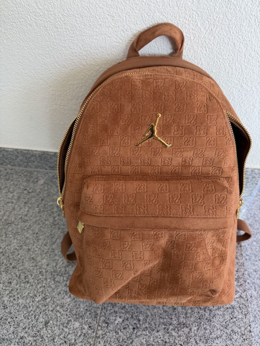 Sacs à dos: Jordan Monogram Rucksack cognac neuwertig – D'occasion à Beckenried par chef3945