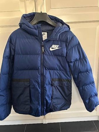 Nike Therma-Fit Jacke Grösse M (137-147)