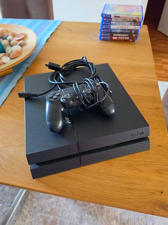 Konsolen: Playstation 4 - inkl. Controller und 12 Spiele – Gebraucht aus Pfäffikon ZH von droxxy77
