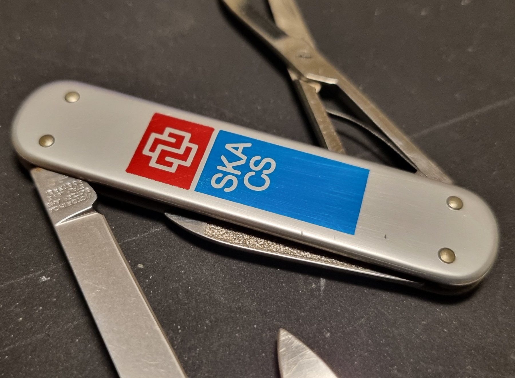 Victorinox Coltelli tascabile: Victorinox collector retro – Usato da Prilly venduto da azm_t9nd 1