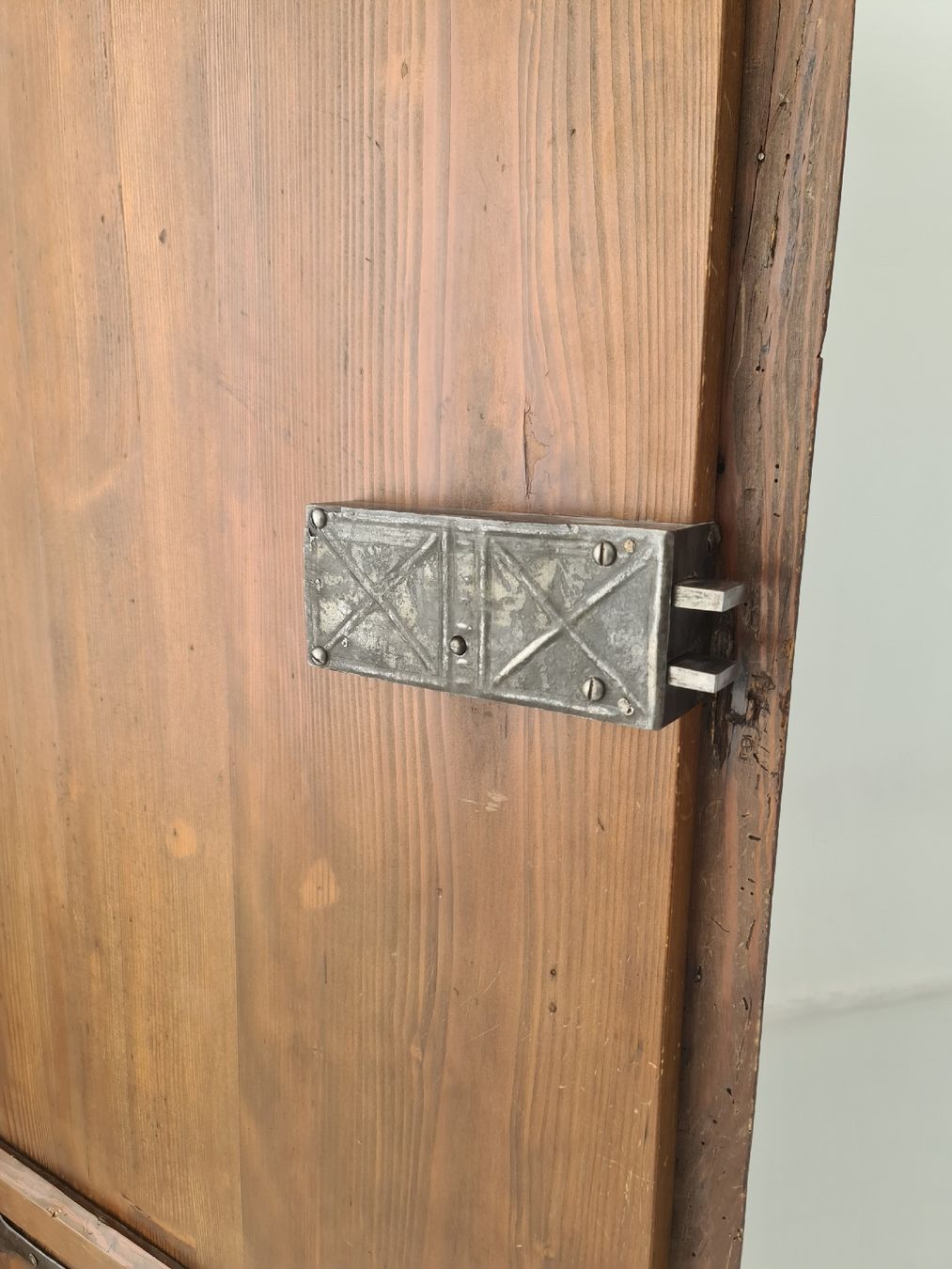 Schränke: Antiker Schrank – Gebraucht aus Uster von Cruleye 5