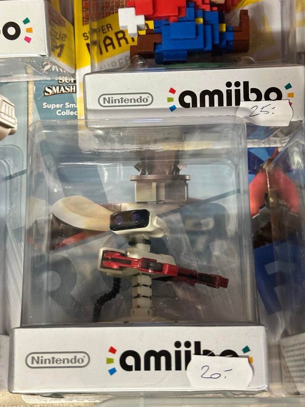 Nintendo Figuren: Nintendo Amiibo Rob the Robot Famicom – Neu und originalverpackt aus Giubiasco von Ticinerd
