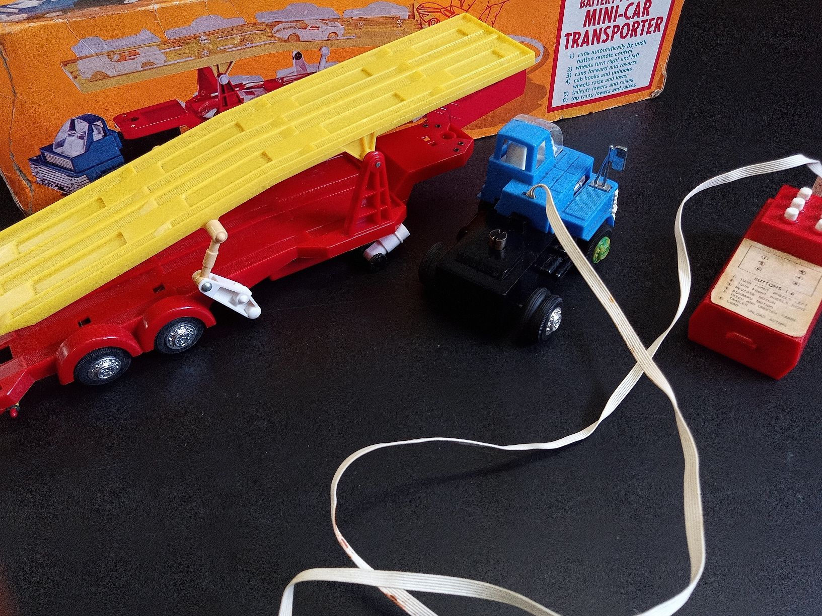 Giocattoli: Mini Car Transporter Battery Powered - Spielzeug – Difettoso da Reiden venduto da Zofi-Brocki 2