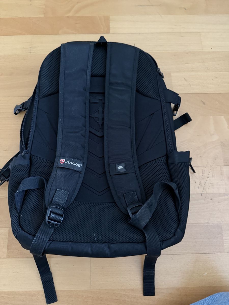 Rucksäcke: Ruigor backpack with (laptop case and charging usb cable) – Gebraucht aus Zürich von arr_vq5w 7