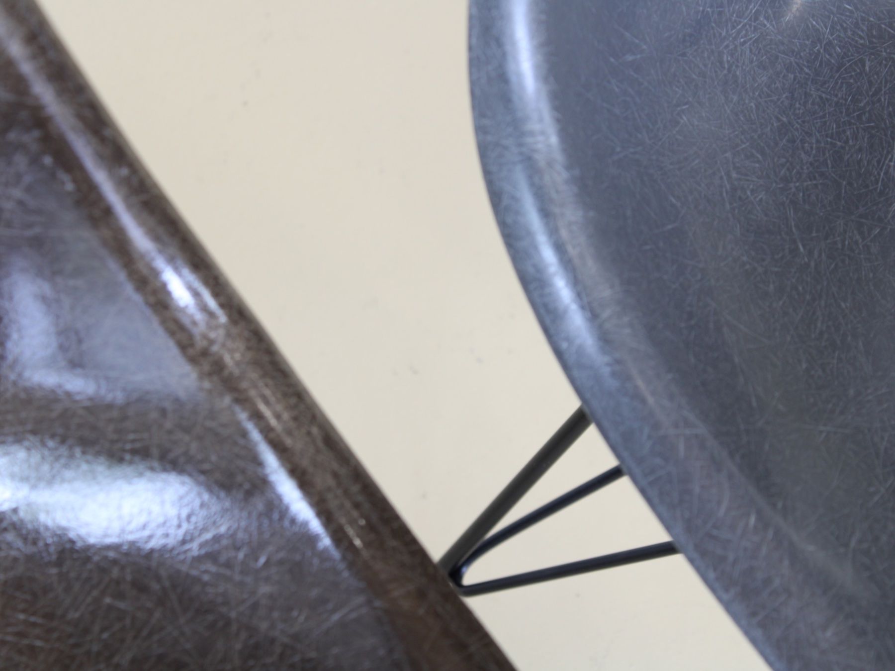 Herman Miller Sedie: Eames Fiberglas Stühle, Hermann Miller – Usato da Meinisberg venduto da atelier_TILIJA 5