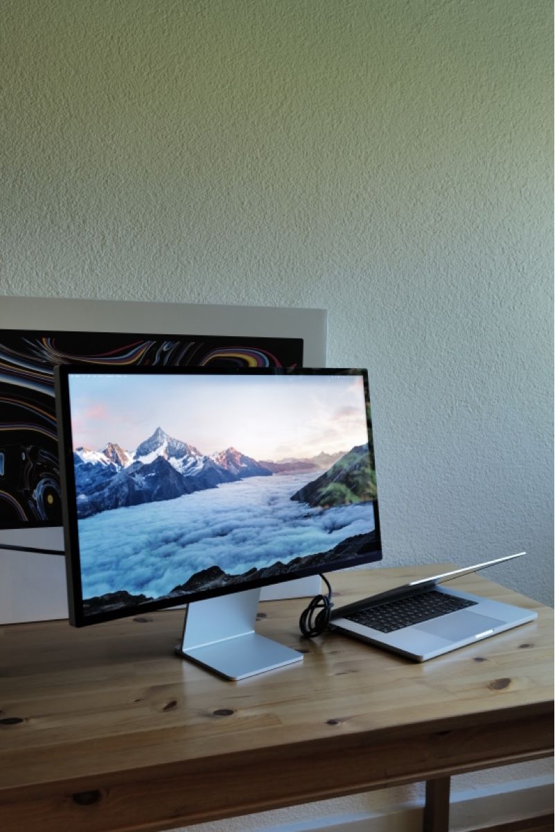 Monitore: Apple Studio Display 27 2022 5K – Gebraucht aus Zürich von idbronskiy 3