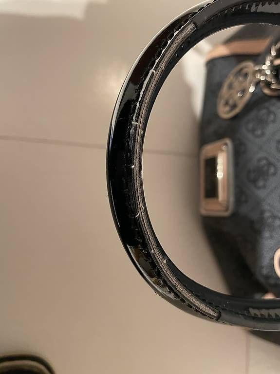 Taschen für Damen: Guess Tasche – Gebraucht aus Romanshorn von hel_5yf2 2