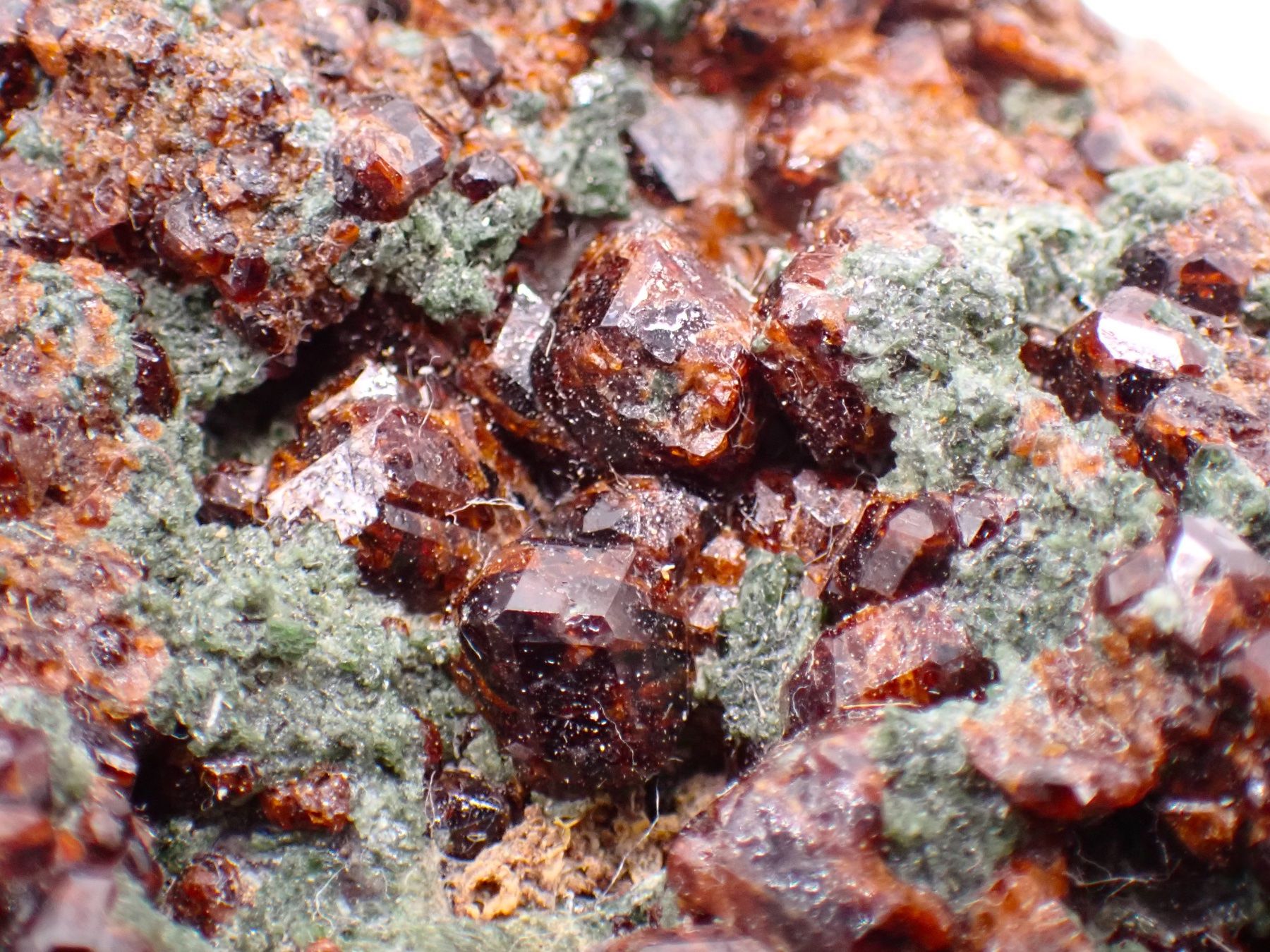 Minerali & Pietre curative: RaRe Hessonite, Pollux, Valais – Usato da Figino venduto da panshop 1
