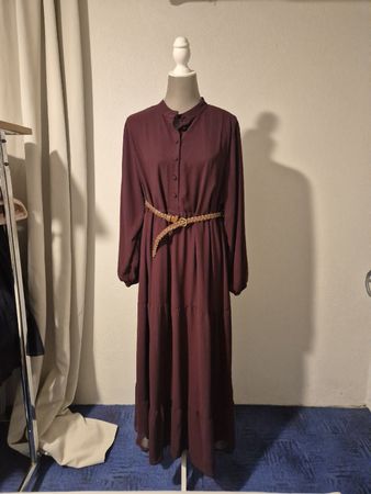 Alia Kleid bordeaux lang mit Gürtel guter Zustand