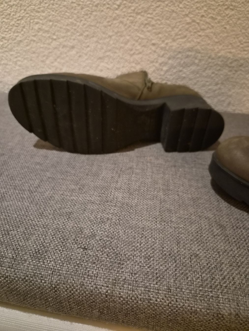 Damenschuhe: bottines kaki – Gebraucht aus La Tour-de-Peilz von mar_2r26 2