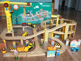 Grosse Holzeisenbahn mit 2 Kränen - Brio kompatibel