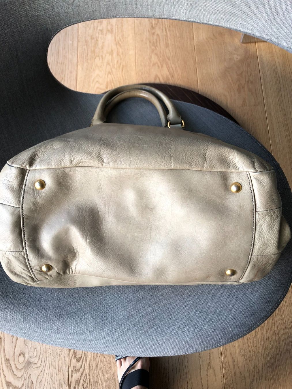 Miu Miu Taschen für Damen: Original Miu Miu Handtasche in beige – Gebraucht aus Visperterminen von  3