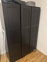 Kleiderschrank schwarz